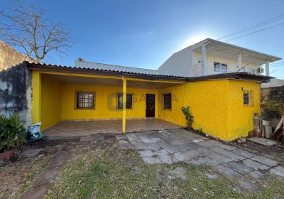 Casa com 60m², 2 dormitórios, 3 vagas no bairro Sarandi em Porto Alegre