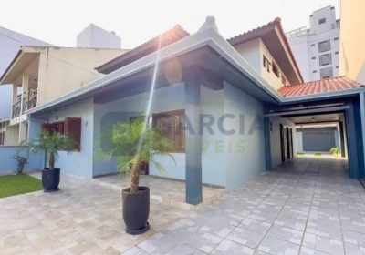 Casa com 300m², 4 dormitórios no bairro Jardim Itu em Porto Alegre