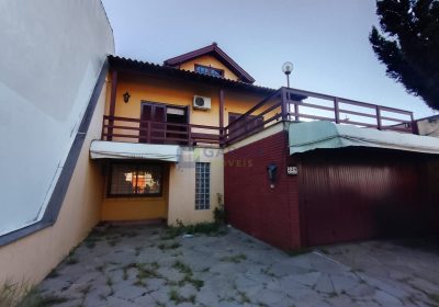 Casa com 250m², 3 dormitórios, 1 suíte, 2 vagas no bairro Sarandi em Porto Alegre