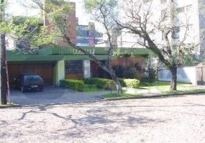 Casa com 320m², 3 dormitórios, 2 vagas no bairro Boa Vista em Porto Alegre