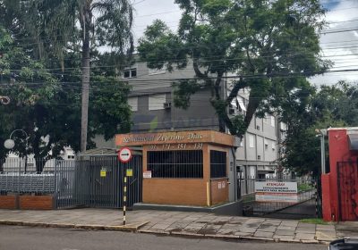 Apartamento com 48m², 2 dormitórios, 1 vaga no bairro Sarandi em Porto Alegre