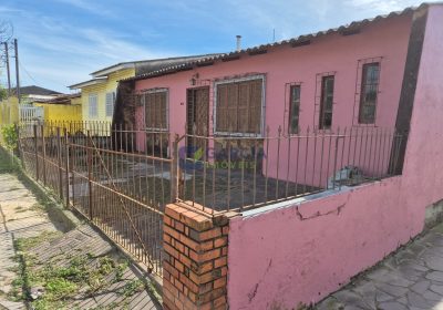 Casa com 250m², 2 dormitórios, 2 vagas no bairro Sarandi em Porto Alegre
