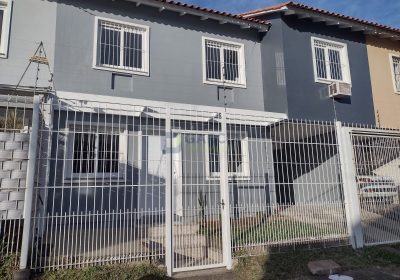 Casa com 137m², 3 dormitórios, 1 suíte, 2 vagas no bairro Jardim Leopoldina em Porto Alegre