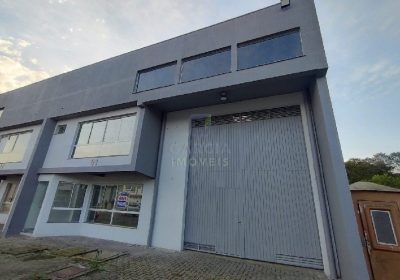 Depósito com 750m² no bairro Sarandi em Porto Alegre
