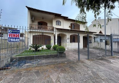 Casa com 293m², 4 dormitórios, 1 suíte, 4 vagas no bairro Jardim Itu em Porto Alegre