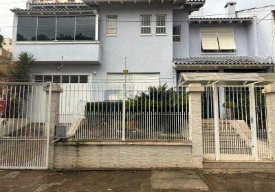 Casa, 5 dormitórios, 3 suítes, 4 vagas no bairro Sarandi em Porto Alegre