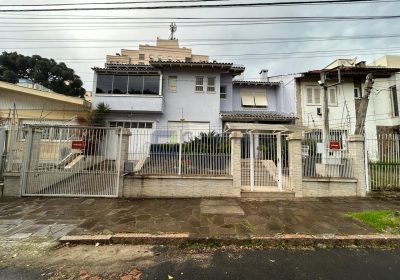 Casa com 340m², 5 dormitórios, 3 suítes, 4 vagas no bairro Sarandi em Porto Alegre