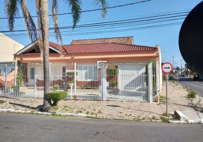 Casa com 161m², 3 dormitórios, 1 suíte, 3 vagas no bairro Jardim Ingá em Porto Alegre