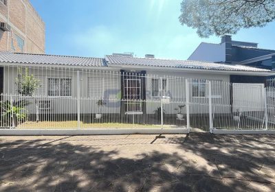 Casa com 220m², 6 dormitórios, 1 suíte, 8 vagas no bairro Sarandi em Porto Alegre