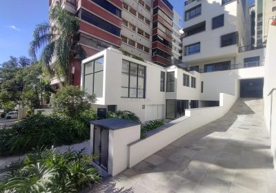 Loja com 150m², 5 vagas no bairro Auxiliadora em Porto Alegre
