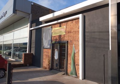 Depósito com 387m², 3 vagas no bairro São João em Porto Alegre