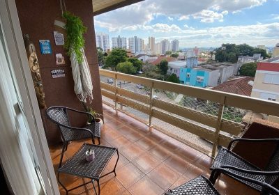 Apartamento com 129m², 3 dormitórios, 1 suíte, 1 vaga no bairro Jardim Europa em Porto Alegre