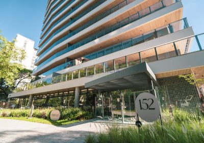 Apartamento com 230m², 3 dormitórios, 3 suítes no bairro Petrópolis em Porto Alegre