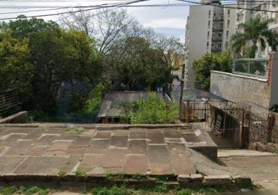 Terreno com 110m² no bairro Tristeza em Porto Alegre