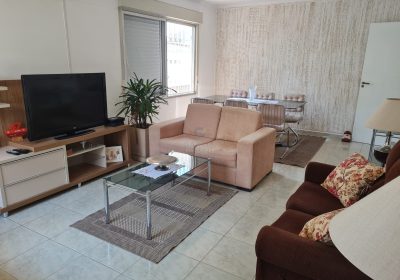 Casa com 188m², 3 dormitórios, 1 suíte, 3 vagas no bairro Jardim Itu Sabará em Porto Alegre