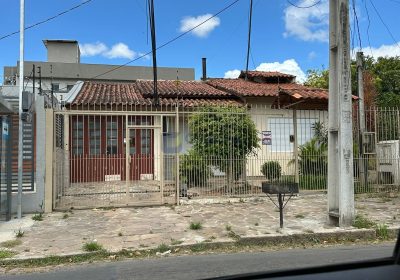 Casa com 105m², 2 dormitórios, 1 suíte, 2 vagas no bairro Sarandi em Porto Alegre