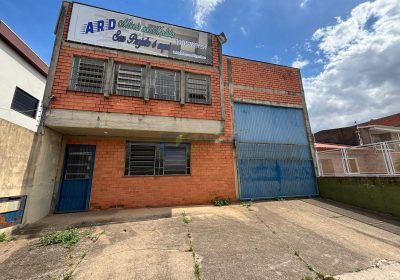 Depósito com 300m² no bairro Sarandi em Porto Alegre
