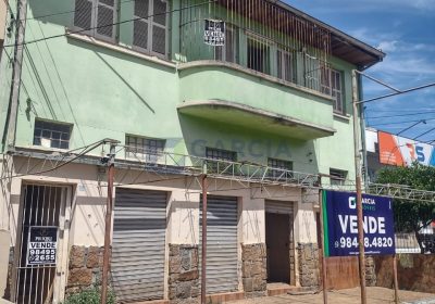 Prédio com 363m², 1 dormitório, 2 vagas no bairro São João em Porto Alegre