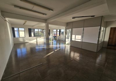Sala Comercial com 80m² no bairro Navegantes em Porto Alegre