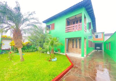Casa com 214m², 3 dormitórios, 1 suíte, 2 vagas no bairro Sarandi em Porto Alegre