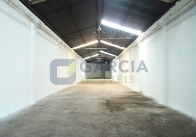 Depósito com 600m² no bairro Sarandi em Porto Alegre