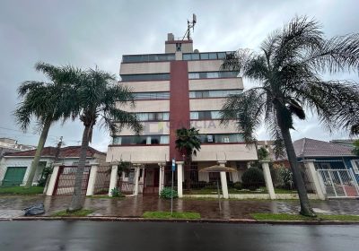 Apartamento com 120m², 3 dormitórios, 1 suíte, 2 vagas no bairro São Sebastião em Porto Alegre