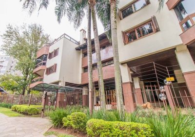 Apartamento com 205m², 3 dormitórios, 2 suítes, 2 vagas no bairro Bela Vista em Porto Alegre