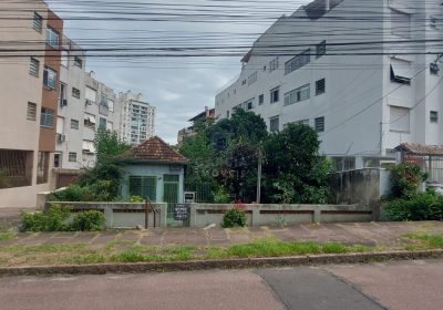 Terreno com 371m² no bairro Passo da Areia em Porto Alegre