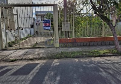 Terreno com 330m² no bairro Sarandi em Porto Alegre
