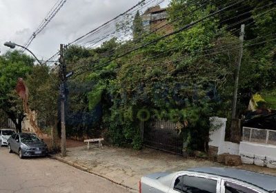 Casa com 700m², 1 dormitório no bairro Floresta em Porto Alegre