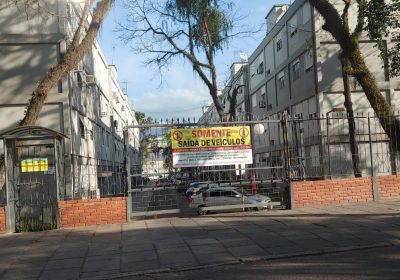 Apartamento com 54m², 2 dormitórios, 1 vaga no bairro Sarandi em Porto Alegre
