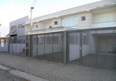 Casa com 158m², 3 dormitórios, 1 suíte, 4 vagas no bairro Sarandi em Porto Alegre