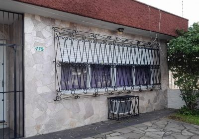 Casa com 254m², 2 dormitórios, 1 suíte, 5 vagas no bairro Sarandi em Porto Alegre