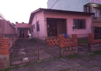 Casa com 300m², 2 dormitórios, 1 vaga no bairro Sarandi em Porto Alegre
