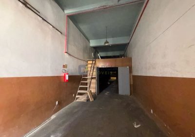 Depósito com 550m², 1 vaga no bairro Sarandi em Porto Alegre