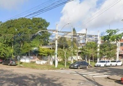 Terreno com 300m² no bairro Jardim São Pedro em Porto Alegre
