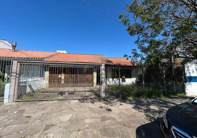 Casa com 199m², 3 dormitórios, 1 suíte, 2 vagas no bairro Jardim Planalto em Porto Alegre