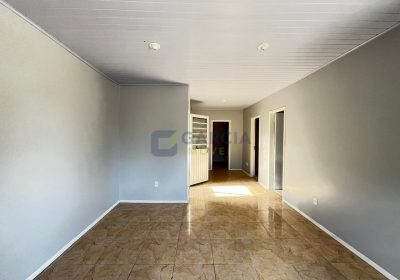Casa com 100m², 2 dormitórios, 2 vagas no bairro Sarandi em Porto Alegre
