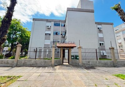 Apartamento com 40m², 1 dormitório, 1 vaga no bairro Vila Ipiranga em Porto Alegre