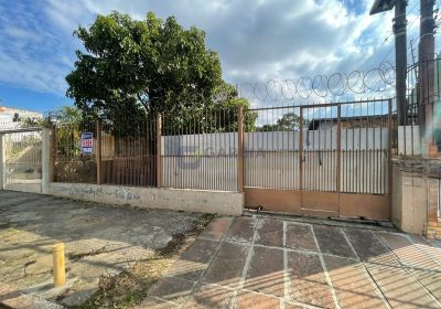 Casa com 270m², 2 dormitórios, 1 suíte, 3 vagas no bairro Sarandi em Porto Alegre