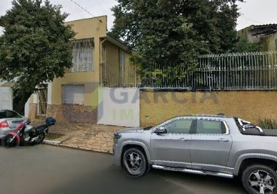 Casa com 252m², 3 dormitórios, 1 suíte, 2 vagas no bairro Navegantes em Porto Alegre