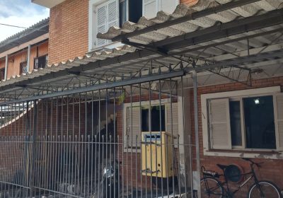 Casa com 150m², 4 dormitórios, 1 vaga no bairro Farrapos em Porto Alegre