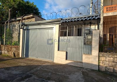 Casa com 36m², 2 dormitórios, 1 vaga no bairro Costa e Silva em Porto Alegre
