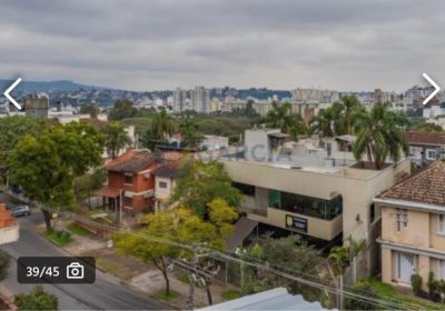 Cobertura com 266m², 3 dormitórios, 1 suíte, 2 vagas no bairro Petrópolis em Porto Alegre