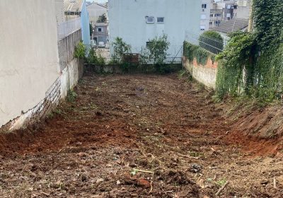 Terreno com 339m² no bairro Vila Ipiranga em Porto Alegre