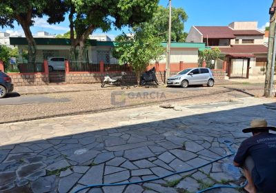 Casa com 238m², 3 dormitórios, 1 suíte, 4 vagas no bairro Sarandi em Porto Alegre