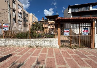 Casa com 314m², 3 dormitórios, 2 vagas no bairro Sarandi em Porto Alegre