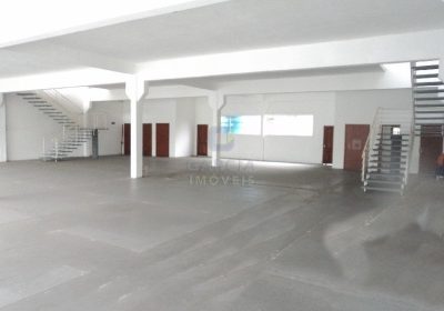 Loja com 880m², 5 vagas no bairro Sarandi em Porto Alegre