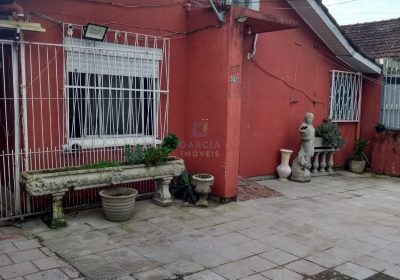 Casa com 200m², 2 dormitórios, 2 vagas no bairro Sarandi em Porto Alegre