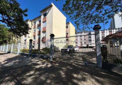Apartamento com 51m², 2 dormitórios, 1 vaga no bairro São Sebastião em Porto Alegre